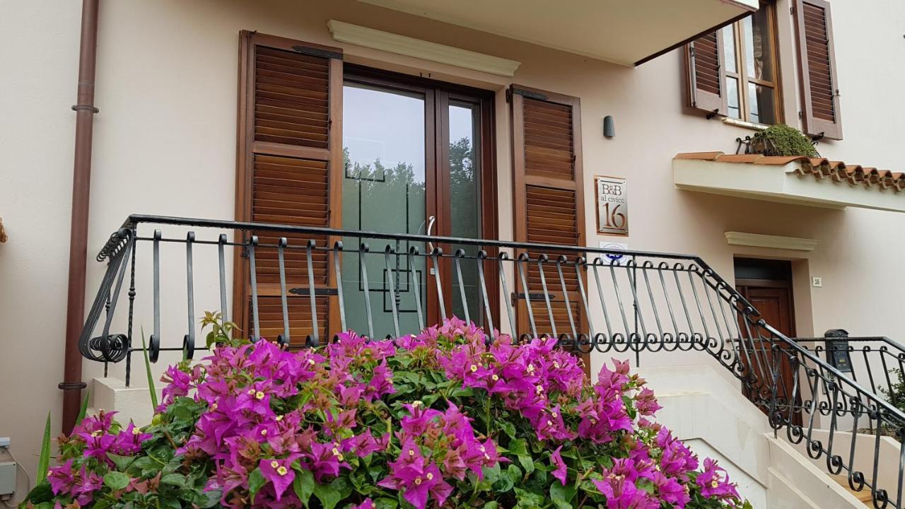 B&B Al Civico16 Guspini Exterior photo